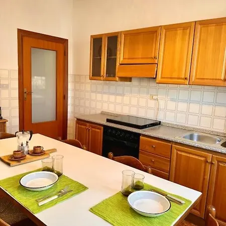 Apartment Nura's - Casa Lobelia Beachfront