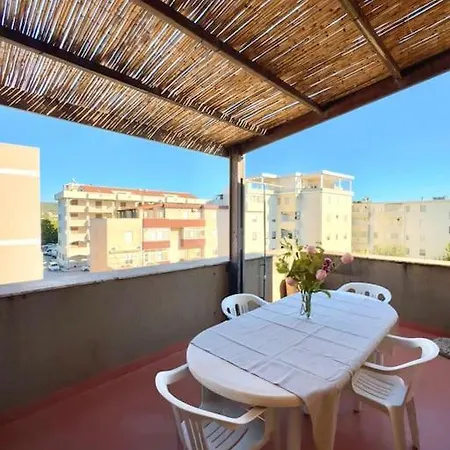 Nura's - Casa Lobelia Beachfront Apartment Alghero