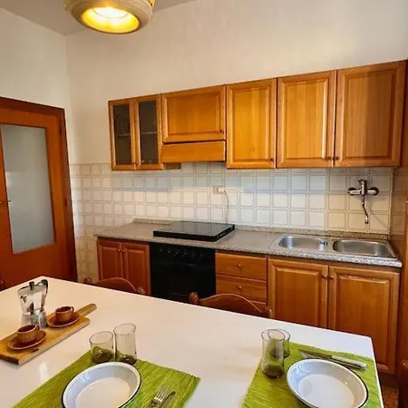 Nura's - Casa Lobelia Beachfront Apartment Alghero