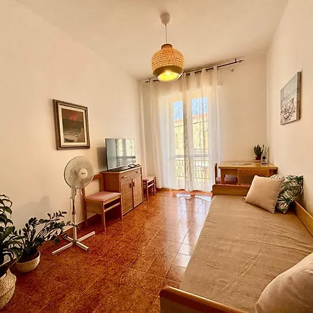 Apartment Nura's - Casa Lobelia Beachfront